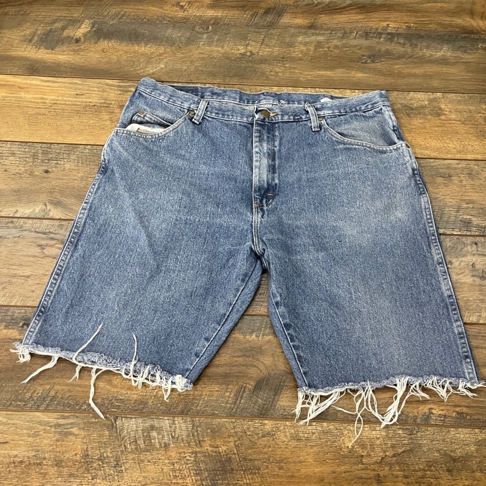 Wrangler Regular Fit Denim Shorts Mens 40 Blue Raw Hem Cut Off Summer Streetwear